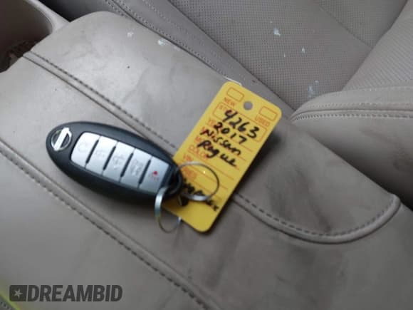 ✅ 2017 Nissan Rogue SV • VIN: JN8AT2MT3HW151178 • Lot: 41419921. Listed on IAAI with 178,235 mi. Free auction sales archive from the USA and detailed vehicle history report at DreamBid. Image 11.