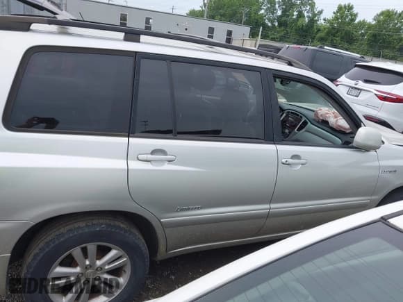 ✅ 2007 Toyota Highlander w/3rd Row • VIN: JTEEW21A370042689 • Lot: 42688770. Wystawiony na IAAI z przebiegiem 239 005 mil. Bezpłatny archiwum sprzedaży aukcyjnych z USA i szczegółowy raport historii pojazdu na DreamBid. Zdjęcie 14.