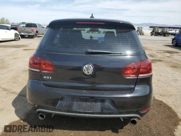 ✅ 2013 Volkswagen Golf GTI Wolfsburg Edition • VIN: WVWHV7AJXDW128608 • Lot: 51327895. Wystawiony na Copart z przebiegiem 137 962 mil. Bezpłatny archiwum sprzedaży aukcyjnych z USA i szczegółowy raport historii pojazdu na DreamBid. Zdjęcie 6.