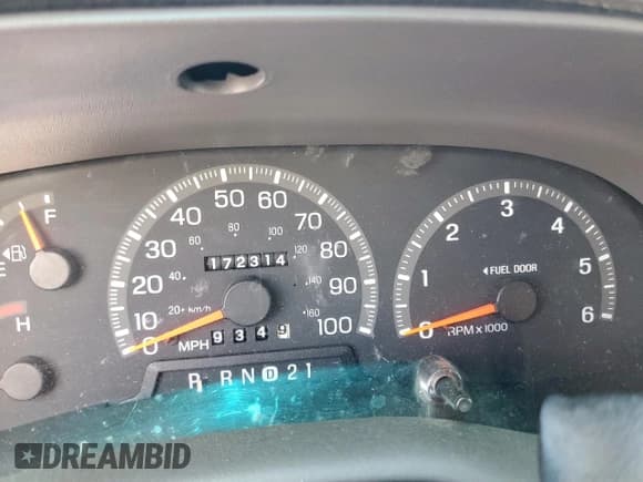 ✅ 1997 Ford F-150 XL • VIN: 1FTEX17L4VNB66944 • Lot: 62298315. Wystawiony na Copart z przebiegiem 172 314 mil. Bezpłatny archiwum sprzedaży aukcyjnych z USA i szczegółowy raport historii pojazdu na DreamBid. Zdjęcie 9.