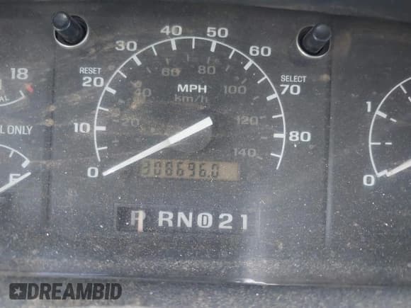 ✅ 1996 Ford F-350 • VIN: 1FTJW35F2TEB32265 • Lot: 43470879. Wystawiony na IAAI z przebiegiem 308 696 mil. Bezpłatny archiwum sprzedaży aukcyjnych z USA i szczegółowy raport historii pojazdu na DreamBid. Zdjęcie 15.