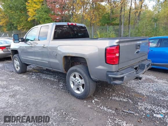 2017 Chevrolet Silverado 2500HD LTZ with VIN 1GC2KWEG4HZ192879, listed as a IAAI auction lot 43380040 with 98,324 mi miles and . Bid and sale history available at DreamBid. Image 3.