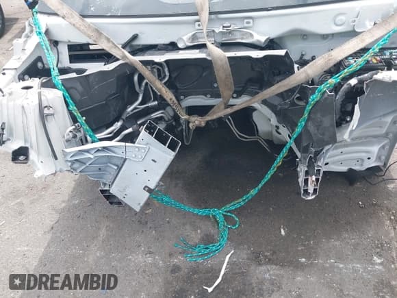 ✅ 2025 Ford Explorer • VIN: 1FMWK7HC1SGA65781 • Lot: 42586897. Wystawiony na IAAI z przebiegiem Nie podano. Bezpłatny archiwum sprzedaży aukcyjnych z USA i szczegółowy raport historii pojazdu na DreamBid. Zdjęcie 10.