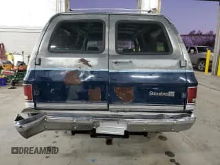 ✅ 1987 GMC Suburban • VIN: 1GKGV26K8HF534817 • Lot: 43368215. Listed on Copart with 82,553 mi. Free auction sales archive from the USA and detailed vehicle history report at DreamBid. Image 6.