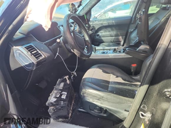 ✅ 2019 Land Rover Range Rover Sport HSE • VIN: SALWR2RV4KA852156 • Lot: 71552585. Listed on Copart with 97,906 mi. Free auction sales archive from the USA and detailed vehicle history report at DreamBid. Image 7.