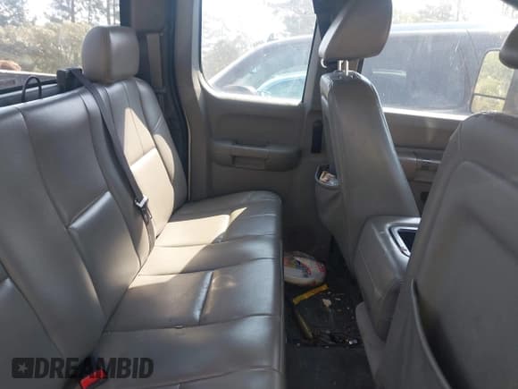 ✅ 2007 Chevrolet Silverado 2500HD Work Truck • VIN: 1GCHC29K57E516474 • Лот: 43119760. Опубликован ранее на IAAI с пробегом 359 924 миль. Бесплатный доступ к архиву аукционных продаж из США и подробный отчёт об истории автомобиля на DreamBid. Изображение 8.