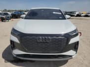 ✅ 2024 Audi Q4 e-tron Sportback Prestige • VIN: WA14UBFZ3RP075524 • Лот: 48507055. Опубликован ранее на Copart с пробегом 5 223 миль. Бесплатный доступ к архиву аукционных продаж из США и подробный отчёт об истории автомобиля на DreamBid. Изображение 5.