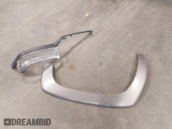 ✅ 2006 GMC Sierra 2500HD SLE2 • VIN: 1GTHK23U16F117907 • Лот: 41871328. Опубликован ранее на IAAI с пробегом Не указан. Бесплатный доступ к архиву аукционных продаж из США и подробный отчёт об истории автомобиля на DreamBid. Изображение 11.