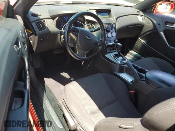 ✅ 2013 Hyundai Genesis Coupe 2.0T • VIN: KMHHT6KD8DU101360 • Lot: 61678305. Wystawiony na Copart z przebiegiem 63 190 mil. Bezpłatny archiwum sprzedaży aukcyjnych z USA i szczegółowy raport historii pojazdu na DreamBid. Zdjęcie 8.