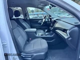 ✅ 2021 Chevrolet Traverse LT Cloth • VIN: 1GNERGKWXMJ233252 • Lot: 90199225. Wystawiony na Copart z przebiegiem 124 379 mil. Bezpłatny archiwum sprzedaży aukcyjnych z USA i szczegółowy raport historii pojazdu na DreamBid. Zdjęcie 5.