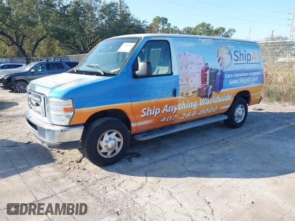 ✅ 2013 Ford Econoline Cargo Commercial • VIN: 1FTNE2EW5DDA25703 • Лот: 43760986. Опубликован ранее на IAAI с пробегом 61 782 миль. Бесплатный доступ к архиву аукционных продаж из США и подробный отчёт об истории автомобиля на DreamBid. Изображение 2.