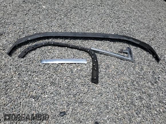 ✅ 2019 GMC Sierra 1500 • VIN: 1GTP8AEF3KZ417427 • Lot: 59543285. Wystawiony na Copart z przebiegiem 56 007 mil. Bezpłatny archiwum sprzedaży aukcyjnych z USA i szczegółowy raport historii pojazdu na DreamBid. Zdjęcie 12.