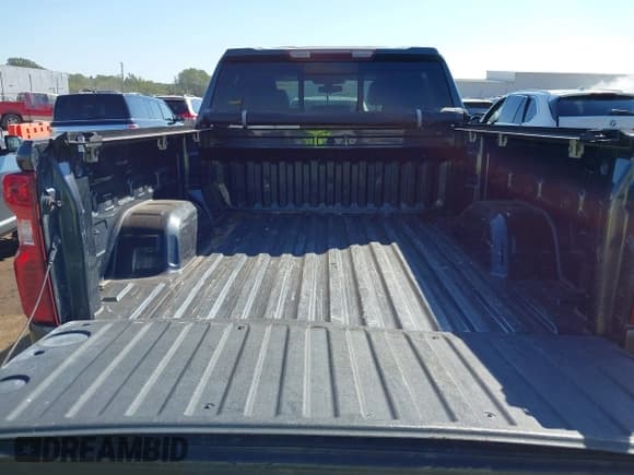 ✅ 2019 Chevrolet Silverado 1500 LT • VIN: 1GCUYDED8KZ244250 • Lot: 43399505. Listed on IAAI with 105,976 mi. Free auction sales archive from the USA and detailed vehicle history report at DreamBid. Image 17.