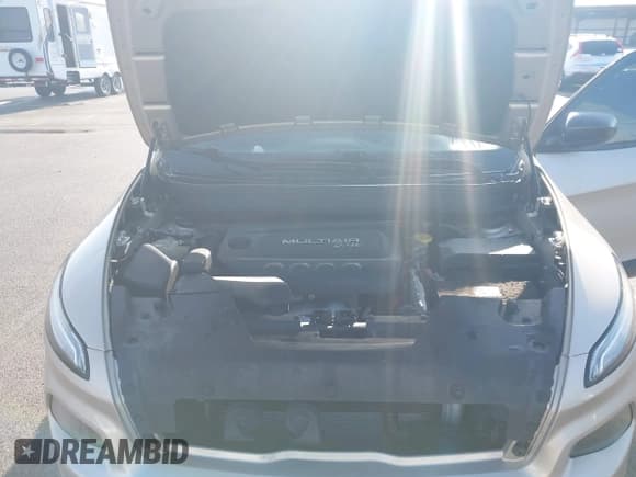 ✅ 2015 Jeep Cherokee Sport • VIN: 1C4PJLABXFW561115 • Lot: 41969932. Wystawiony na IAAI z przebiegiem 120 026 mil. Bezpłatny archiwum sprzedaży aukcyjnych z USA i szczegółowy raport historii pojazdu na DreamBid. Zdjęcie 10.