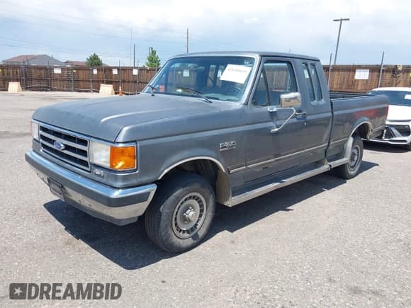 ✅ 1989 Ford F-150 • VIN: 1FTEX14N7KKB70604 • Lot: 42640819. Wystawiony na IAAI z przebiegiem 13 553 mil. Bezpłatny archiwum sprzedaży aukcyjnych z USA i szczegółowy raport historii pojazdu na DreamBid. Zdjęcie 2.