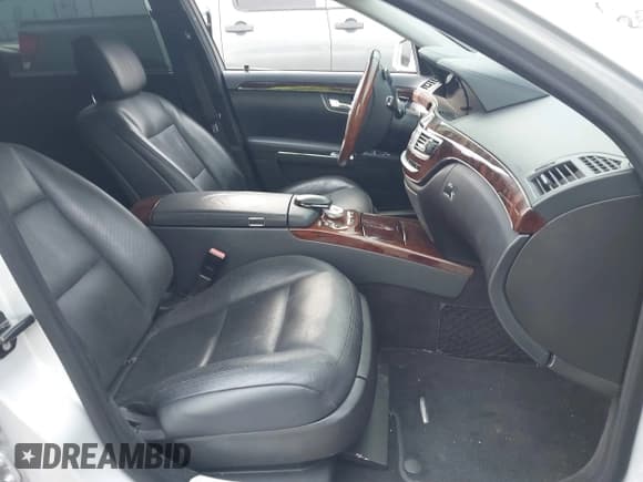 ✅ 2012 Mercedes-Benz S 550 • VIN: WDDNG7DB3CA463227 • Lot: 43784445. Listed on IAAI with 119,054 mi. Free auction sales archive from the USA and detailed vehicle history report at DreamBid. Image 5.