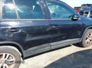 ✅ 2012 Volkswagen Tiguan LE • VIN: WVGAV7AX1CW557250 • Лот: 42300694. Опубликован ранее на IAAI с пробегом 122 310 миль. Бесплатный доступ к архиву аукционных продаж из США и подробный отчёт об истории автомобиля на DreamBid. Изображение 6.