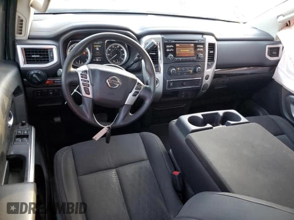 ✅ 2017 Nissan Titan S • VIN: 1N6AA1CK5HN568292 • Lot: 85013804. Wystawiony na Copart z przebiegiem 71 770 mil. Bezpłatny archiwum sprzedaży aukcyjnych z USA i szczegółowy raport historii pojazdu na DreamBid. Zdjęcie 8.