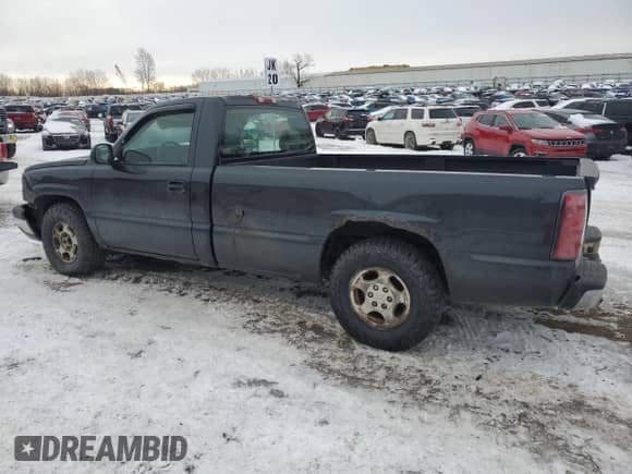 2004 Chevrolet Silverado 1500 LS z VIN 1GCEC14T14E188690, wystawiony jako Copart lot #42616285 z przebiegiem 186 116 mil mil oraz Czysty tytuł • Clean title. Historia ofert i sprzedaży dostępna na DreamBid. Obrazek 2.