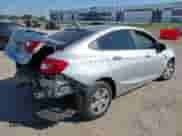 ✅ 2016 Chevrolet Cruze LS • VIN: 1G1BC5SM0G7318871 • Lot: 43308741. Wystawiony na IAAI z przebiegiem 103 888 mil mil. Skorzystaj z bezpłatnego archiwum sprzedaży aukcyjnych z USA i zobacz szczegółowy raport historii pojazdu na DreamBid. Zdjęcie 4.