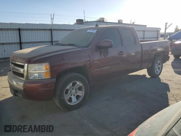 ✅ 2008 Chevrolet Silverado 1500 2LT • VIN: 2GCEC19J881205807 • Lot: 76701164. Listed on Copart with 235,229 mi. Free auction sales archive from the USA and detailed vehicle history report at DreamBid. Image 1.