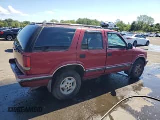 ✅ 1996 Chevrolet Blazer • VIN: 1GNDT13W1T2116659 • Lot: 70151195. Wystawiony na Copart z przebiegiem 170 195 mil. Bezpłatny archiwum sprzedaży aukcyjnych z USA i szczegółowy raport historii pojazdu na DreamBid. Zdjęcie 3.