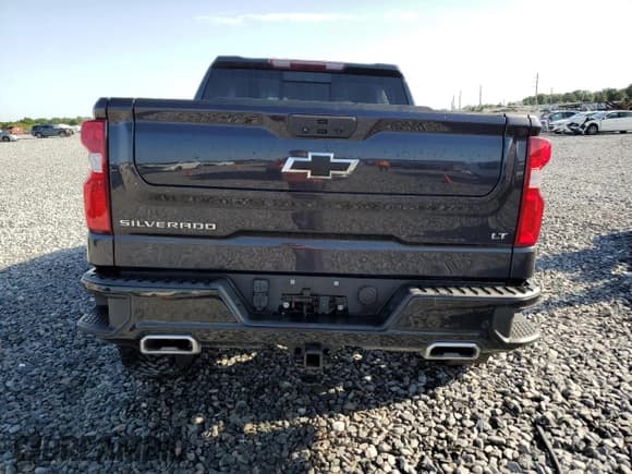 ✅ 2022 Chevrolet Silverado 1500 LT Trail Boss • VIN: 3GCUDFET2NG566112 • Lot: 56796405. Wystawiony na Copart z przebiegiem 27 750 mil. Bezpłatny archiwum sprzedaży aukcyjnych z USA i szczegółowy raport historii pojazdu na DreamBid. Zdjęcie 6.