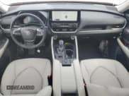 ✅ 2025 Toyota Highlander XLE • VIN: 5TDAAAB50SS084823 • Lot: 84635355. Wystawiony na Copart z przebiegiem 3 459 mil. Bezpłatny archiwum sprzedaży aukcyjnych z USA i szczegółowy raport historii pojazdu na DreamBid. Zdjęcie 8.