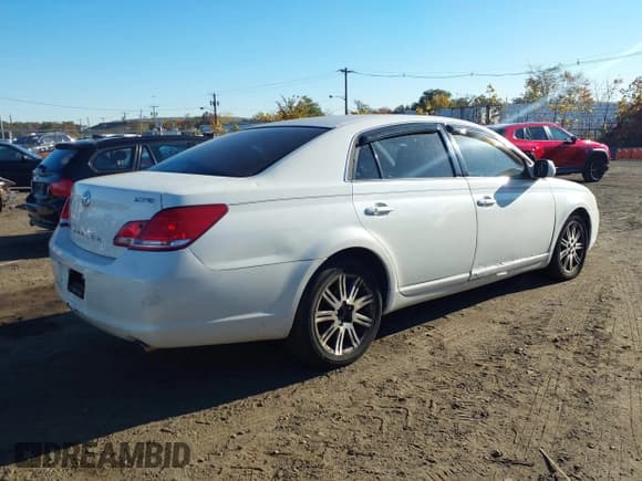 ✅ 2006 Toyota Avalon XLS • VIN: 4T1BK36B36U161002 • Lot: 43544980. Wystawiony na IAAI z przebiegiem 182 837 mil. Bezpłatny archiwum sprzedaży aukcyjnych z USA i szczegółowy raport historii pojazdu na DreamBid. Zdjęcie 4.
