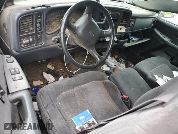 ✅ 2001 Chevrolet Silverado 2500HD LS • VIN: 1GCHK29U71E247907 • Лот: 54567435. Опубликован ранее на Copart с пробегом Не указан. Бесплатный доступ к архиву аукционных продаж из США и подробный отчёт об истории автомобиля на DreamBid. Изображение 8.