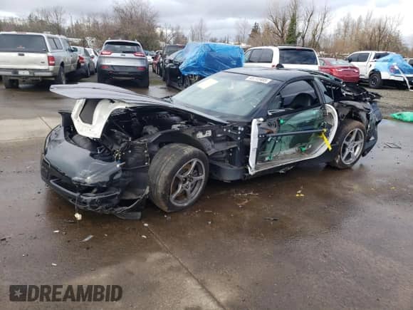 2004 Chevrolet Corvette z VIN 1G1YY22G645101014, wystawiony jako Copart lot #45772485 z przebiegiem 65 609 mil mil oraz Szkoda całkowita • Salvage title. Historia ofert i sprzedaży dostępna na DreamBid. Obrazek 1.