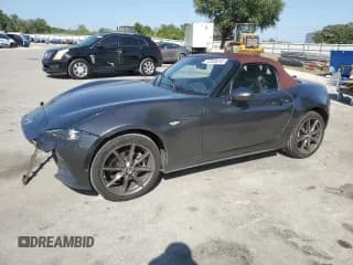 ✅ 2018 Mazda MX-5 Miata Grand Touring • VIN: JM1NDAD74J0202011 • Lot: 52828245. Wystawiony na Copart z przebiegiem 83 871 mil. Bezpłatny archiwum sprzedaży aukcyjnych z USA i szczegółowy raport historii pojazdu na DreamBid. Zdjęcie 1.
