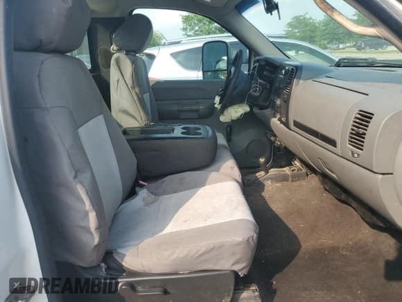 ✅ 2007 Chevrolet Silverado 2500HD Work Truck • VIN: 1GCHK24K07E508843 • Lot: 59364205. Wystawiony na Copart z przebiegiem 255 453 mil. Bezpłatny archiwum sprzedaży aukcyjnych z USA i szczegółowy raport historii pojazdu na DreamBid. Zdjęcie 10.