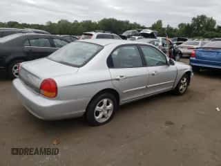 2001 Hyundai Sonata with VIN KMHWF25S71A384090, listed as a Copart auction lot 81514724 with 67,812 mi miles and Non repairable. Bid and sale history available at DreamBid. Image 3.