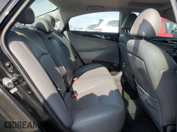 2014 Hyundai Sonata Limited с VIN 5NPEC4AC0EH820375, выставлен на аукционе Copart как лот 86841895 с пробегом 112 794 миль миль и Списание • Salvage title. История ставок и продаж доступна на DreamBid. Изображение 10.