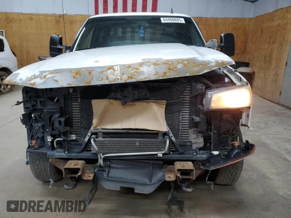 ✅ 2007 Chevrolet Silverado 2500HD LT3 • VIN: 1GCHK23D87F114522 • Lot: 64408885. Wystawiony na Copart z przebiegiem 386 636 mil. Bezpłatny archiwum sprzedaży aukcyjnych z USA i szczegółowy raport historii pojazdu na DreamBid. Zdjęcie 5.