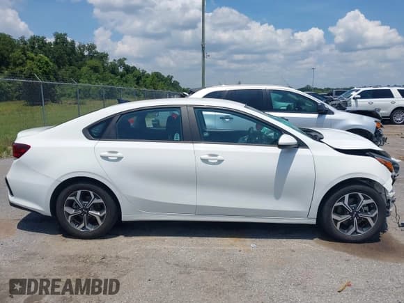 ✅ 2020 Kia Forte FE • VIN: 3KPF24AD0LE209599 • Lot: 42892433. Listed on IAAI with 76,117 mi. Free auction sales archive from the USA and detailed vehicle history report at DreamBid. Image 13.