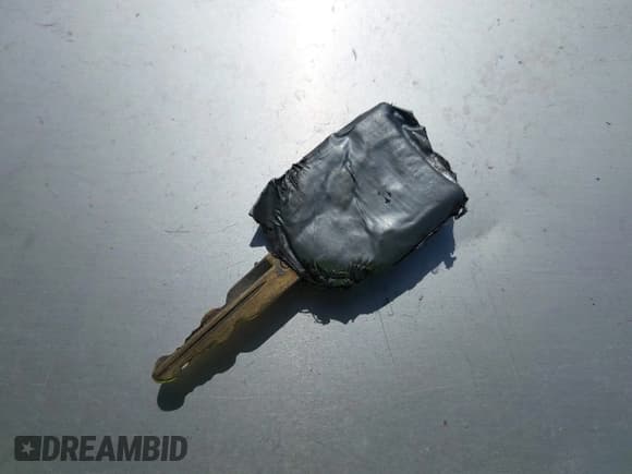 ✅ 2006 Ford Mustang Standard • VIN: 1ZVFT80NX65129626 • Lot: 42114060. Listed on IAAI with 163,263 mi. Free auction sales archive from the USA and detailed vehicle history report at DreamBid. Image 11.