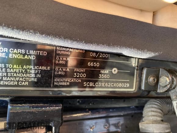 ✅ 2002 Bentley Arnage • VIN: SCBLC31E62CX08029 • Lot: 53180545. Wystawiony na Copart z przebiegiem 86 082 mil. Bezpłatny archiwum sprzedaży aukcyjnych z USA i szczegółowy raport historii pojazdu na DreamBid. Zdjęcie 10.