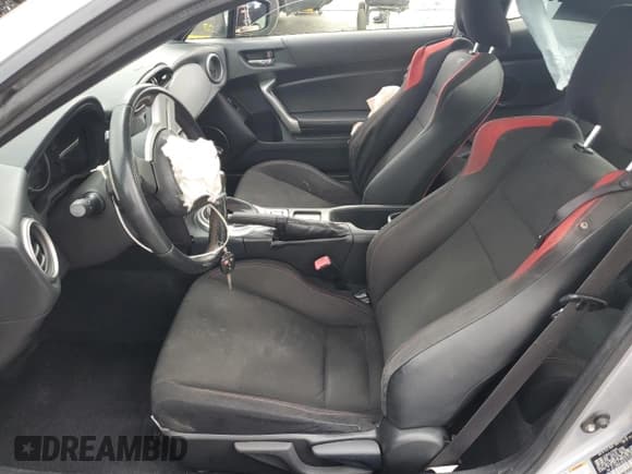 ✅ 2016 Scion FR-S • VIN: JF1ZNAA14G8707075 • Lot: 91602165. Wystawiony na Copart z przebiegiem 84 675 mil. Bezpłatny archiwum sprzedaży aukcyjnych z USA i szczegółowy raport historii pojazdu na DreamBid. Zdjęcie 7.