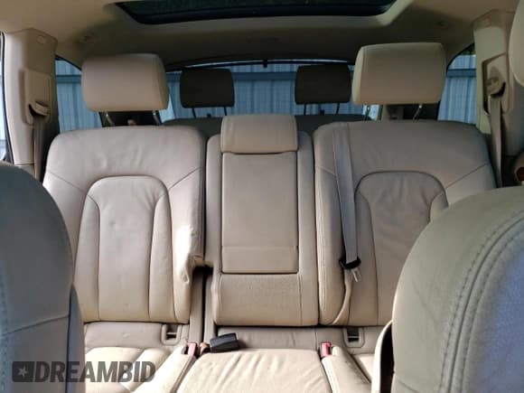 ✅ 2007 Audi Q7 Premium • VIN: WA1BV74L47D088989 • Lot: 81415255. Wystawiony na Copart z przebiegiem 138 748 mil. Bezpłatny archiwum sprzedaży aukcyjnych z USA i szczegółowy raport historii pojazdu na DreamBid. Zdjęcie 10.