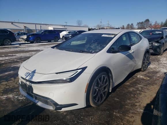 2024 Toyota Prius SE с VIN JTDACACU0R3027324, выставлен на аукционе Copart как лот 41729955 с пробегом 695 миль миль и Списание • Salvage title. История ставок и продаж доступна на DreamBid. Изображение 1.