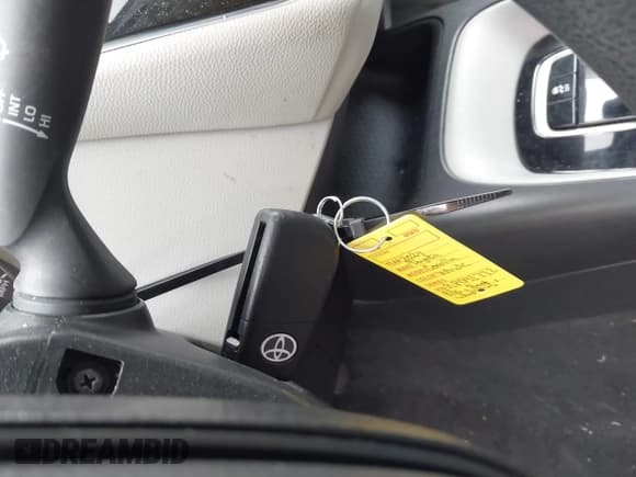 ✅ 2024 Toyota Corolla LE • VIN: 5YFB4MDE4RP091772 • Lot: 43266243. Wystawiony na IAAI z przebiegiem 49 010 mil. Bezpłatny archiwum sprzedaży aukcyjnych z USA i szczegółowy raport historii pojazdu na DreamBid. Zdjęcie 11.