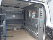 ✅ 2024 GMC Savana Cargo • VIN: 1GTW7AF7XR1197119 • Lot: 42821622. Wystawiony na IAAI z przebiegiem Nie podano. Bezpłatny archiwum sprzedaży aukcyjnych z USA i szczegółowy raport historii pojazdu na DreamBid. Zdjęcie 8.