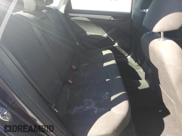 ✅ 2013 Volkswagen Passat S • VIN: 1VWAH7A35DC014637 • Lot: 86987325. Listed on Copart with 201,923 mi. Free auction sales archive from the USA and detailed vehicle history report at DreamBid. Image 10.