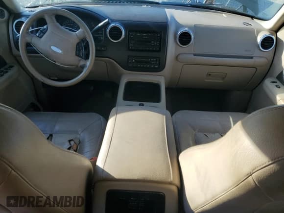 ✅ 2003 Ford Expedition Eddie Bauer • VIN: 1FMEU17L43LA23733 • Lot: 82685995. Wystawiony na Copart z przebiegiem 239 002 mil. Bezpłatny archiwum sprzedaży aukcyjnych z USA i szczegółowy raport historii pojazdu na DreamBid. Zdjęcie 8.