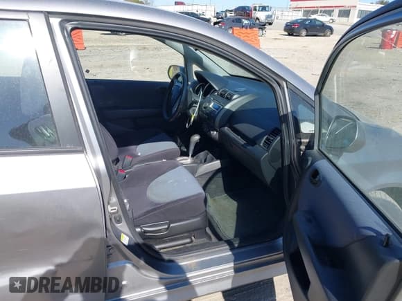 ✅ 2008 Honda Fit Sport • VIN: JHMGD38628S042956 • Lot: 43521933. Listed on IAAI with 166,369 mi. Free auction sales archive from the USA and detailed vehicle history report at DreamBid. Image 5.