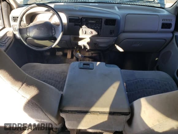 ✅ 1999 Ford F-250 XL • VIN: 1FTNW21L7XEE25365 • Lot: 88460705. Wystawiony na Copart z przebiegiem 173 545 mil. Bezpłatny archiwum sprzedaży aukcyjnych z USA i szczegółowy raport historii pojazdu na DreamBid. Zdjęcie 8.