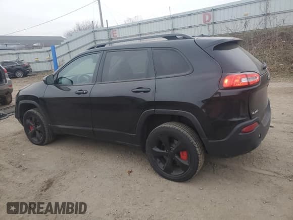 ✅ 2016 Jeep Cherokee Latitude • VIN: 1C4PJMCB0GW175369 • Lot: 92601145. Wystawiony na Copart z przebiegiem 150 960 mil. Bezpłatny archiwum sprzedaży aukcyjnych z USA i szczegółowy raport historii pojazdu na DreamBid. Zdjęcie 2.