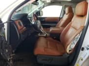 ✅ 2021 Toyota Tundra Platinum • VIN: 5TFGY5F10MX285557 • Lot: 74017804. Wystawiony na Copart z przebiegiem 40 632 mil. Bezpłatny archiwum sprzedaży aukcyjnych z USA i szczegółowy raport historii pojazdu na DreamBid. Zdjęcie 7.